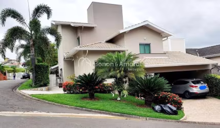 'Oportunidade Imperdível: Casa Espaçosa em Condomínio Fechado em Valinhos com Piscina e Quintal'
