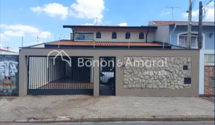 Sobrado Espacioso à Venda no Jardim Chapadão com 4 Dormitórios e Churrasqueira Integrada
