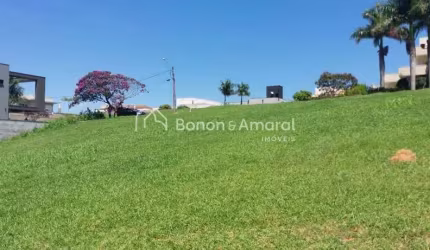 Terreno à venda em Condomínio Fechado