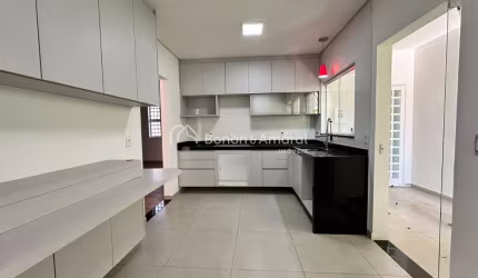 Sobrado para locação 04 quartos Condomínio Okinawa, bairro Parque Brasil 500 - Paulínia