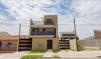 Sobrado em Xaxim  -  Curitiba