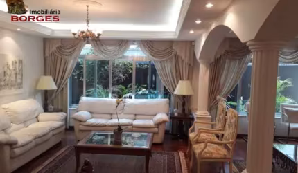 Casa/sobrado de alto padrão a venda no Brooklin, 5 suítes, 6/8 vagas, ar condicionado, piscina.