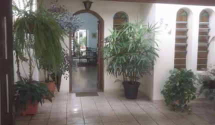 CASA A VENDA NO BROOKLIN RUA GEORGIA, 206M² ÚTEIS, 2 VAGAS DE GARAGEM!!!