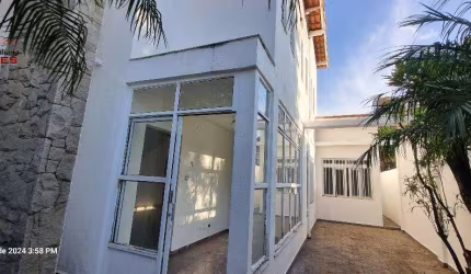 AMPLO SOBRADO - ESQUINA RESIDÊNCIAL/COMERCIAL - CAMPO BELO VENDA/LOCAÇÃO.