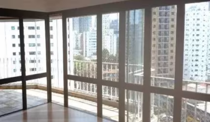 MOEMA FORA DA ROTA 177M² ÚTEIS 3 SUÍTES 3 VAGAS RUA GAIVOTA!!!