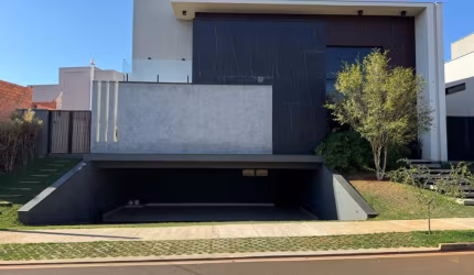 Casa a Venda em Condomínio em Piracicaba