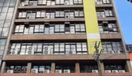 Conjunto Comercial em reforma
