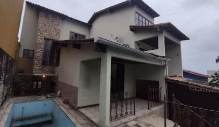 Casa com 3 dormitórios à venda, 275 m² por R$ 650.000,00 - Visconde de Araújo - Macaé/RJ