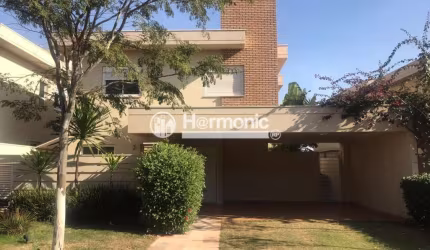 Casa sobrado em Condomínio