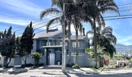 Casa com 3 quartos à venda no Canudos, Novo Hamburgo  por R$ 1.300.000