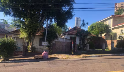 Terreno à venda no Centro, Novo Hamburgo  por R$ 680.000