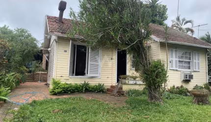 Casa com 3 quartos à venda na Vila Nova, Novo Hamburgo  por R$ 450.000