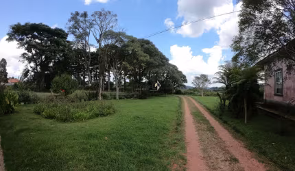 Chácara em Castro , dentro da cidade 10.569,66m² com casa