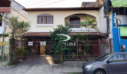 Sobrado com 2 dormitórios à venda, 400 m² por R$ 950.000,00 - Centro - São Gonçalo/RJ