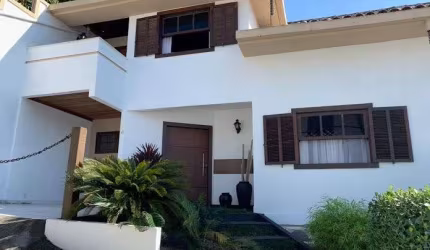 Casa com 3 dormitórios, 300 m² - venda por R$ 1.380.000,00 ou aluguel por R$ 7.226,33/mês - Rio do Ouro - Niterói/RJ