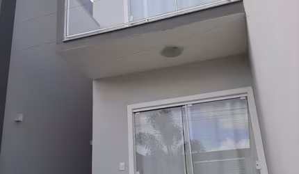 Sobrado para Locação em Balneário Piçarras, Itacolomi, 2 dormitórios, 2 suítes, 3 banheiros, 2 vagas