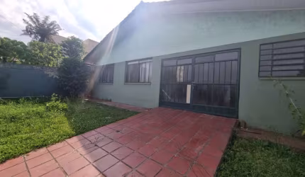 Casa com 3 quartos à venda na Rua Gustavo Barroso, 1112, Barreirinha, Curitiba por R$ 450.000