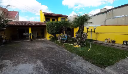 Casa com 4 quartos à venda na Rua Tunísia, 121, Cajuru, Curitiba por R$ 655.000