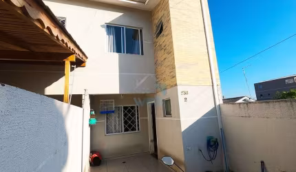 Casa com 2 quartos à venda na Travessa Eli Volpato, 238, Sítio Cercado, Curitiba por R$ 295.000