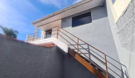Casa com 2 quartos para alugar na XXV de Dezembro, 630, Cidade Industrial, Curitiba por R$ 1.300