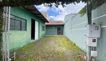 Casa com 2 quartos à venda na Matias de Albuquerque, 614, Fazendinha, Curitiba por R$ 460.000