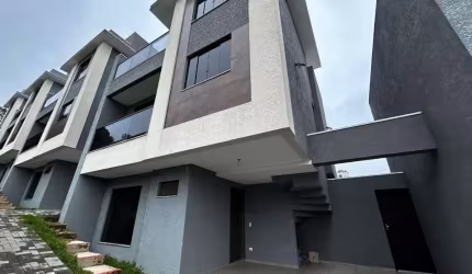 Casa em condomínio fechado com 3 quartos à venda na Rua Governador Jorge Lacerda, 272, Guabirotuba, Curitiba por R$ 795.000