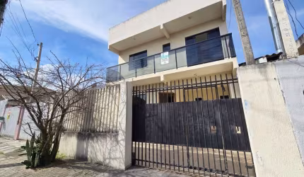 Casa com 3 quartos para alugar na Rua Augusto Bertoldi, 973, Campo de Santana, Curitiba por R$ 2.250