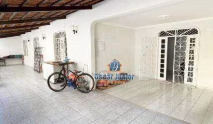 Casa com 3 dormitórios à venda, 206 m² por R$ 595.000,00 - Rodolfo Teófilo - Fortaleza/CE
