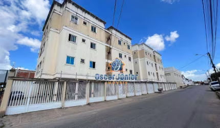 Apartamento com 2 dormitórios para alugar, 53 m² por R$ 700/mês - Pajuçara - Maracanaú/CE.