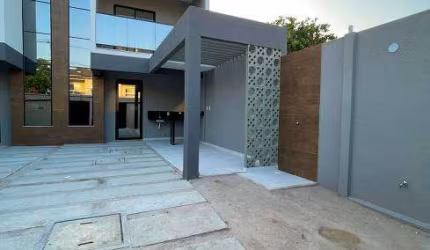 Casa de condomínio para venda possui 120 metros quadrados com 3 quartos