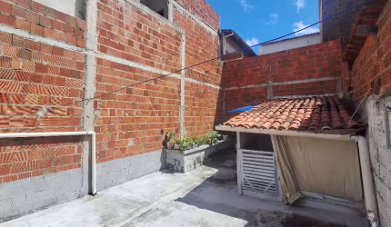 Casa em Duplex 04 QUARTOS Bairro Vila Pery