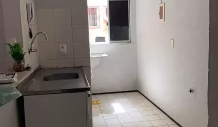 Apartamento 02 Quartos no Bairro Pici/Henrique Jorge!!!