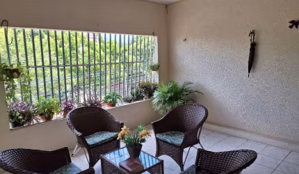 CASA DUPLEX DE 05 QUARTOS EM MESSEJANA de 246m²!!!