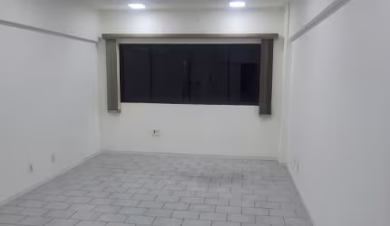 Sala Comercial no Condomínio Hot Center