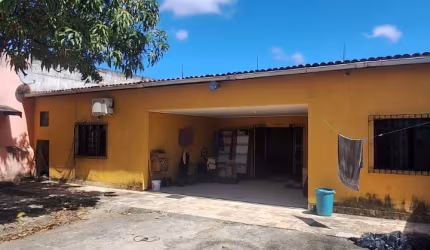 VENDA – Casa de 2 Quartos, 2 Suites com Amplo Terreno no Bairro Salinas em Fortaleza/CE