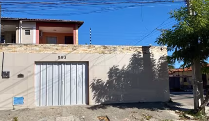 VENDE- SE CASA NO BAIRRO CIDADE DOS FUNCIONÁRIOS