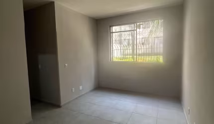 VENDE- SE APTO COM 03 QUARTOS NA MARAPONGA