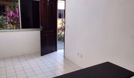 Apartamento de 02 Quartos no Henrique Jorge Com área lazer!!!!