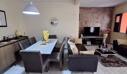 Casa com 5 quartos à venda na Rua Cecília Meireles, 344, Messejana, Fortaleza, 246 m2 por R$ 280.000