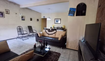 Casa com 5 quartos à venda na Rua Cecília Meireles, 344, Messejana, Fortaleza, 246 m2 por R$ 280.000