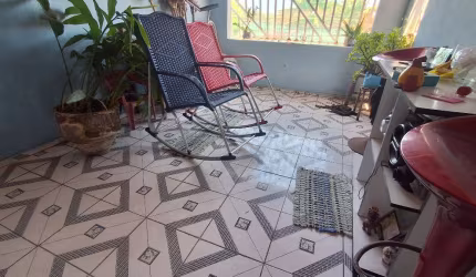 Casa com 3 quartos à venda na Rua Pará, 974, Pan Americano, Fortaleza, 80 m2 por R$ 140.000