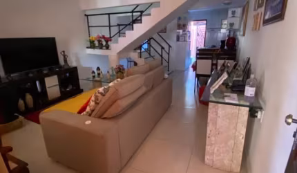 VENDE- SE CASA COM 03 QUARTOS - CIDADE DOS FUNCIONÁRIOS!!!