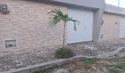 CASA SOLTA NO EUSÉBIO COM 2 QUARTOS