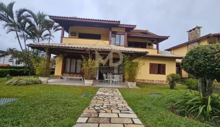 Casa em Condomínio para Venda em Teresópolis, Alto, 4 dormitórios, 4 suítes, 3 banheiros, 2 vagas