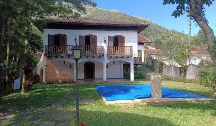 Casa para Venda em Teresópolis, Araras, 5 dormitórios, 1 suíte, 3 banheiros, 3 vagas
