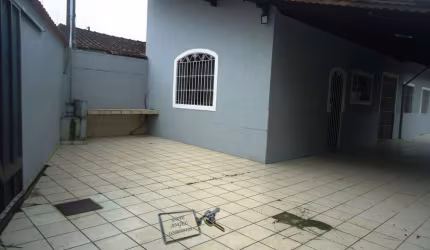 Casa Padrão para Venda em Jardim Real Praia Grande-SP