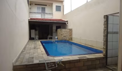 Sobrado Padrão para Venda em Aviação Praia Grande-SP