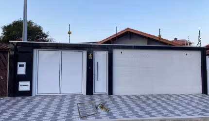 Casa Alto Padrão para Venda em Solemar Praia Grande-SP