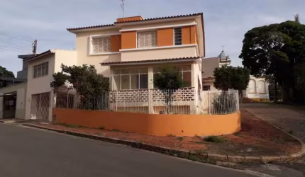 Casa á venda na Vila Norma em Espirito Santo do Pinhal.