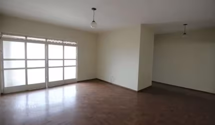 Casa com 3 dormitórios para alugar, 150 m² por R$ 2.120,00/mês - São Lázaro - São João da Boa Vista